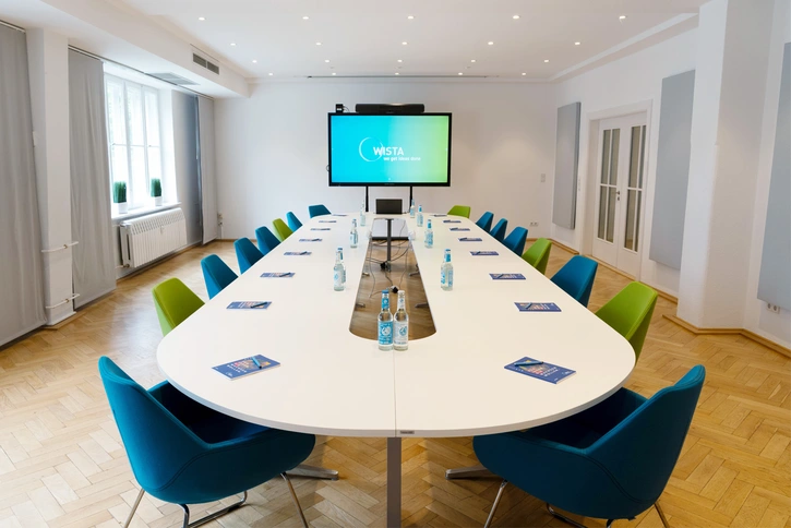 Pasteur-Kabinett: Raum mit Konferenztisch